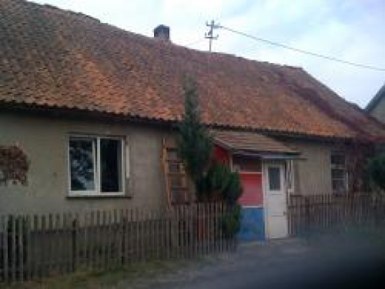 SIEDLISKO NA MAZURACH NA SPRZEDAŻ Z DOMEM DO REMONTU PIANKI